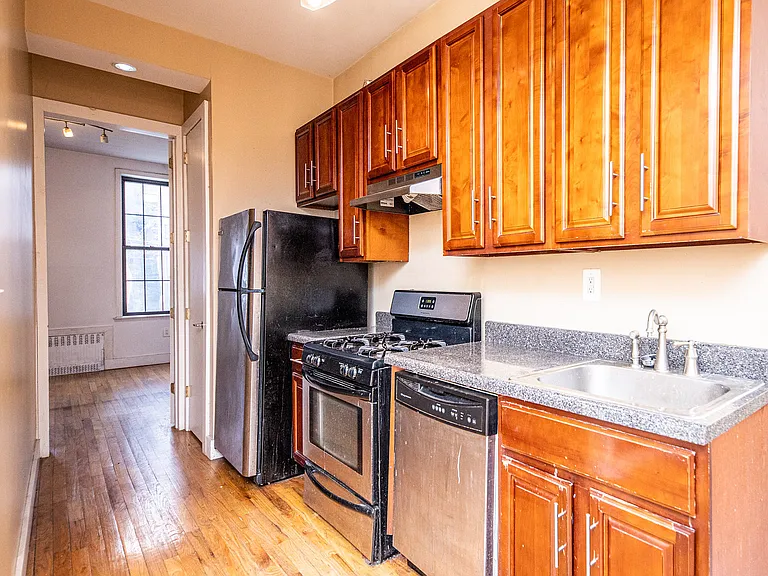 1299 Greene Ave #1R — Photo 3