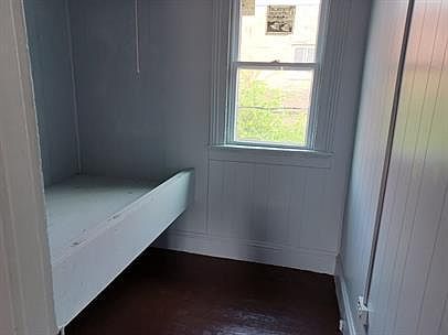 4th image of 1361 E 45th St #1363