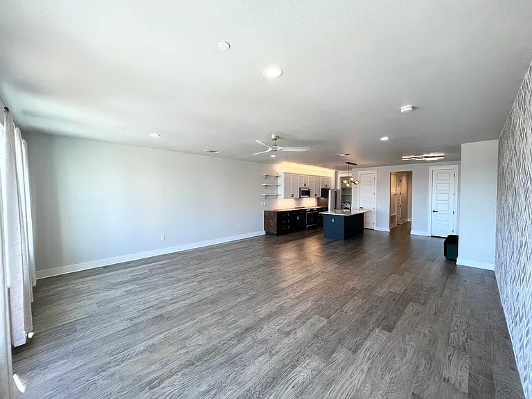251 S Mill St #320 — Photo 10