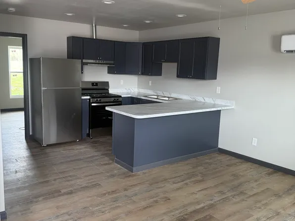 404 S Jefferson St, Camp Pt, IL 62320