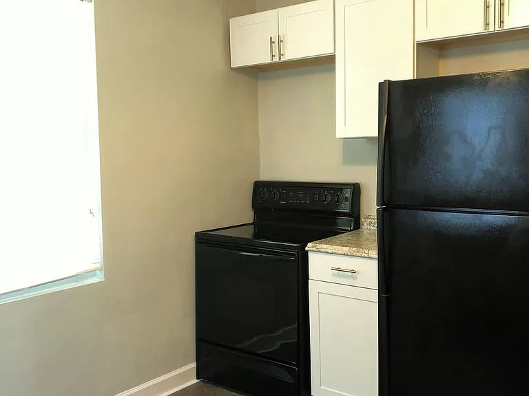 5715 Sanford Rd — Photo 5