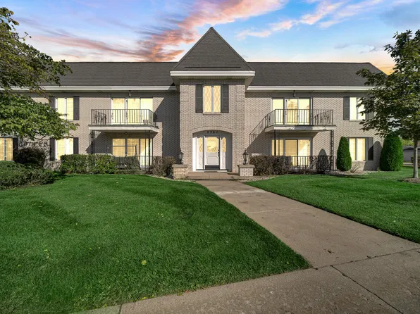 2261 Martha St #D-1, Highland, IN 46322