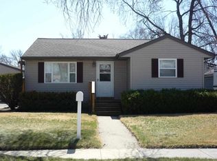 213 W Renrose Ave, Loves Park, IL 61111