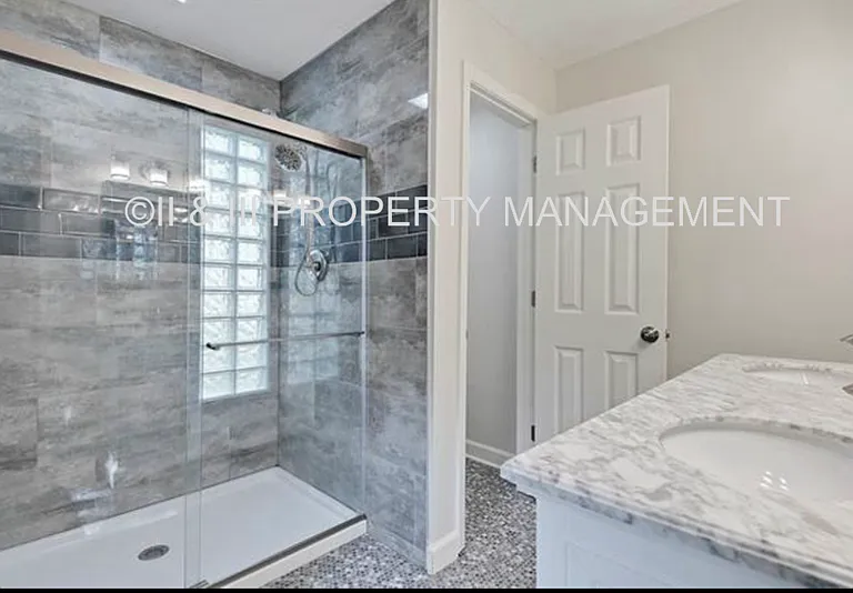 6406 W 72nd Ter — Photo 14