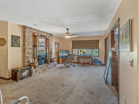 3rd image of 119 Grassland Dr
