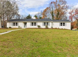 7100 Hollyhouse Dr, Charlotte, NC 28215