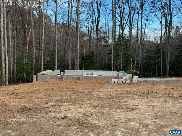 719 Waltons Store Rd, Louisa, VA 23093