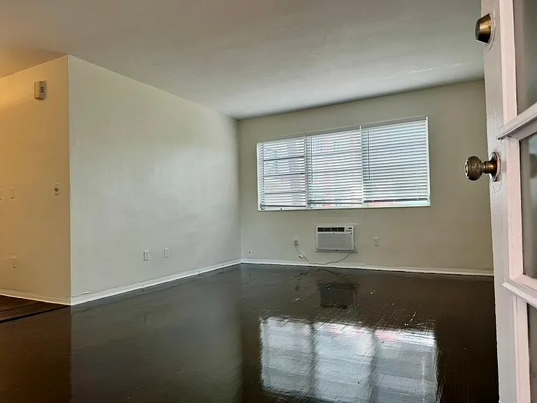 7840 Harding Ave #11 — Photo 2