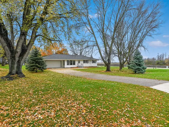 204 Aurora Ave, Lowry, MN 56349