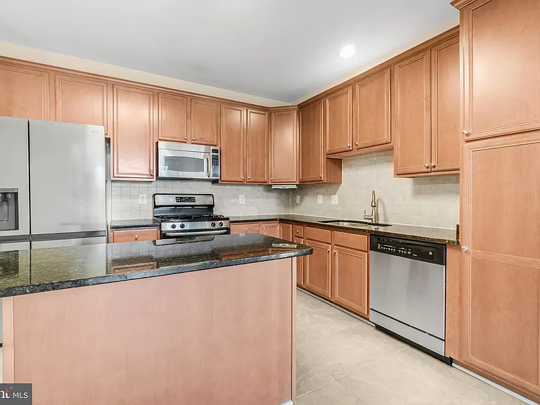 43729 Stoke Chapel Ter — Photo 17