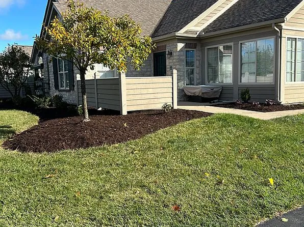 2750D Canterbury Cir, Port Clinton, OH 43452