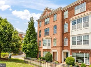 Market Center Condo, Haymarket, VA 20169
