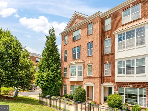 6321 Iris Meadow Ln, Haymarket, VA 20169