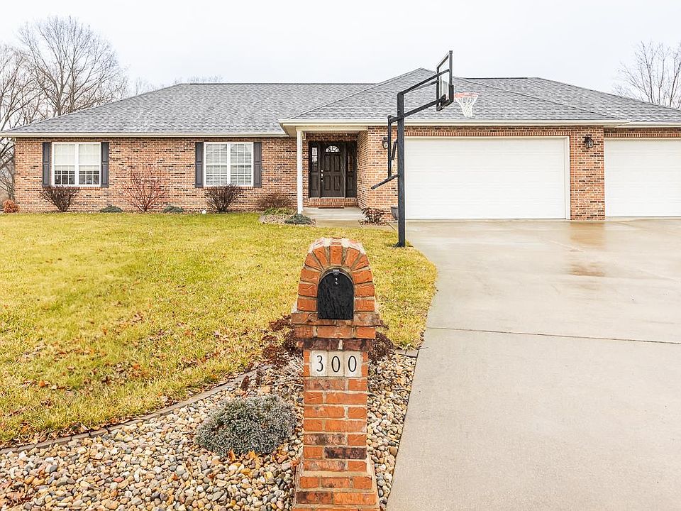 1st image of 300 Chimney Rock Dr