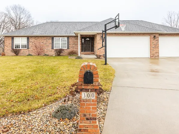 300 Chimney Rock Dr, Freeburg, IL 62243