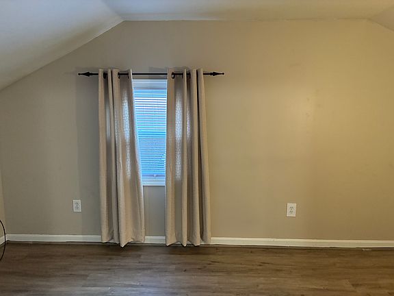3rd image of 76 Gifford St #1