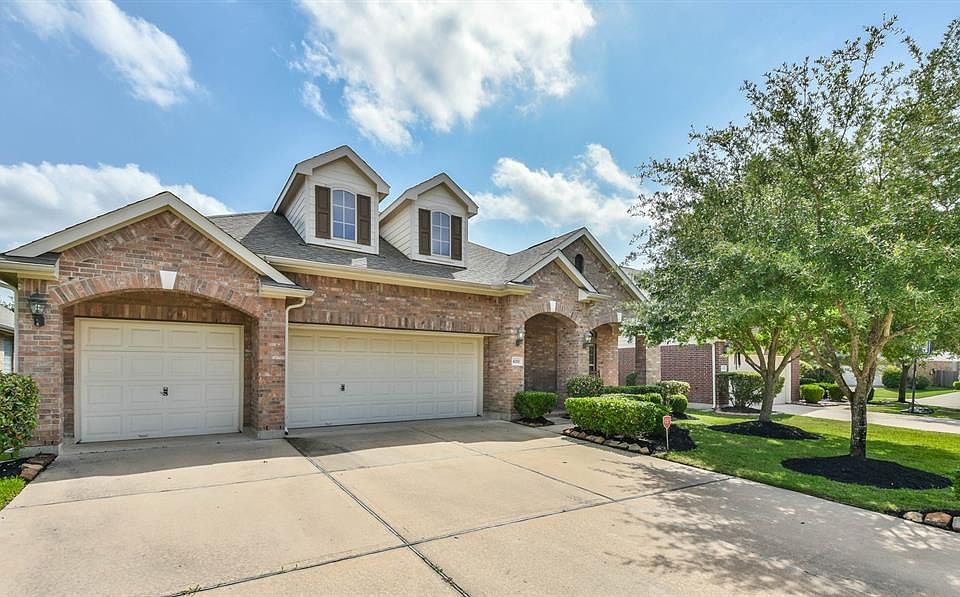 1st image of 6211 Hidden Alley Dr