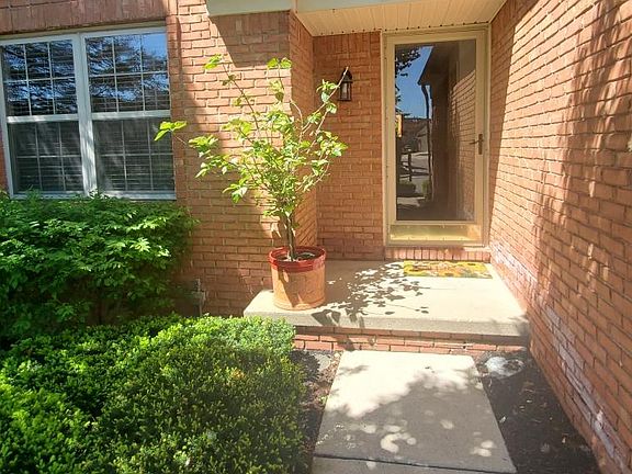 2nd image of 8884 Ironwood Dr