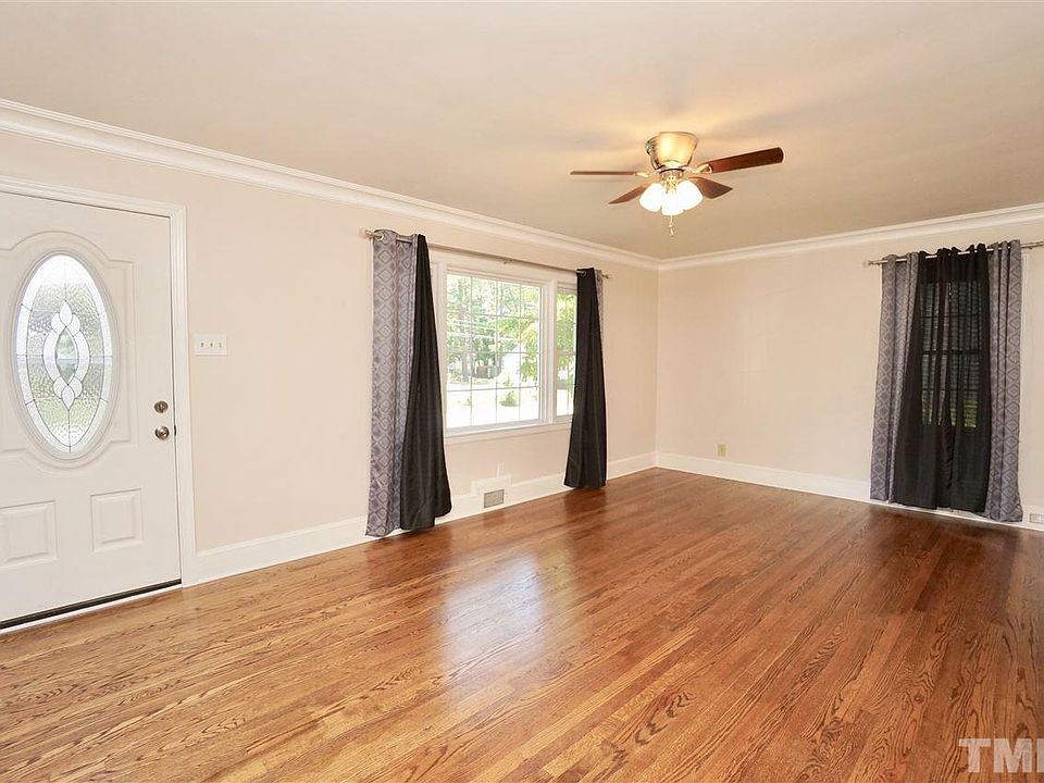 1st image of 825 Eastway Dr
