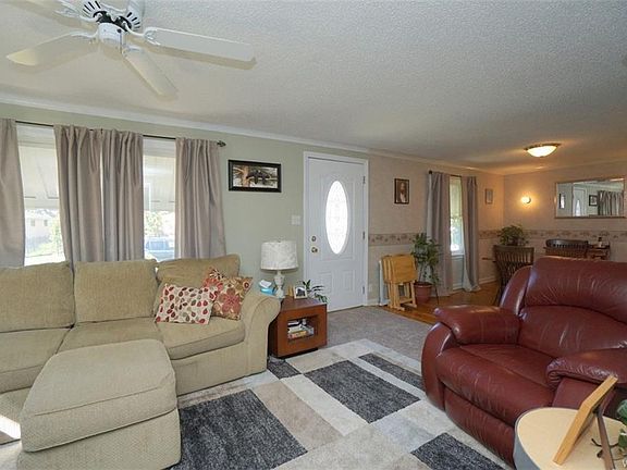 3rd image of 181 Aris Ave