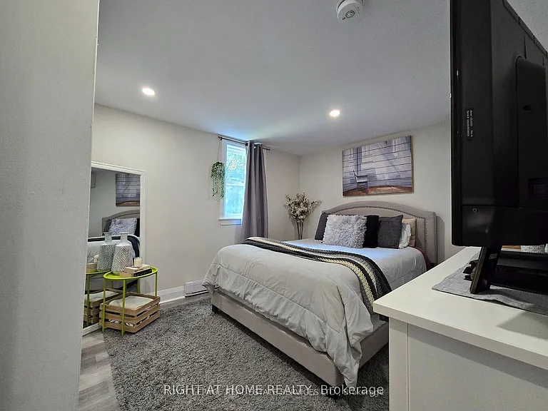 18 Ewing St #2 — Photo 20