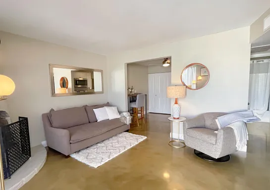 2 bed, 728 sqft, $1,495 — Photo 3