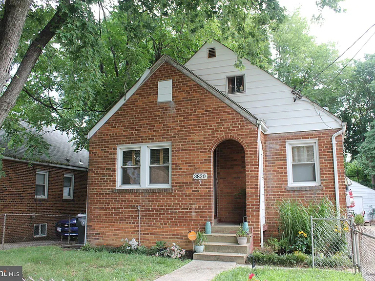 3820 Allison St — Photo 1