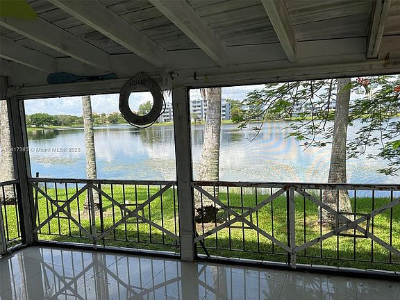 3rd image of 9165 Fontainebleau Blvd APT 1