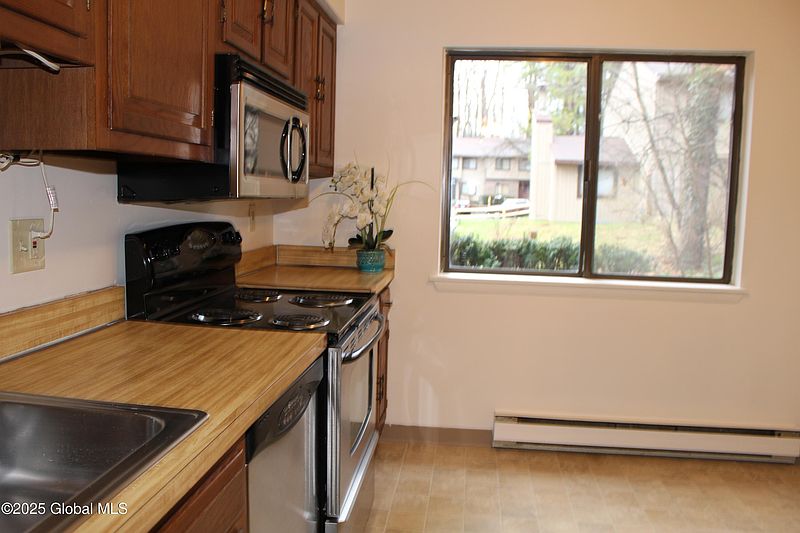 5th image of 110 Knollwood Terrace