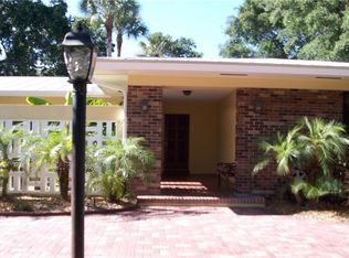 8 Miramar Rd, Sewalls Pt, FL 34996