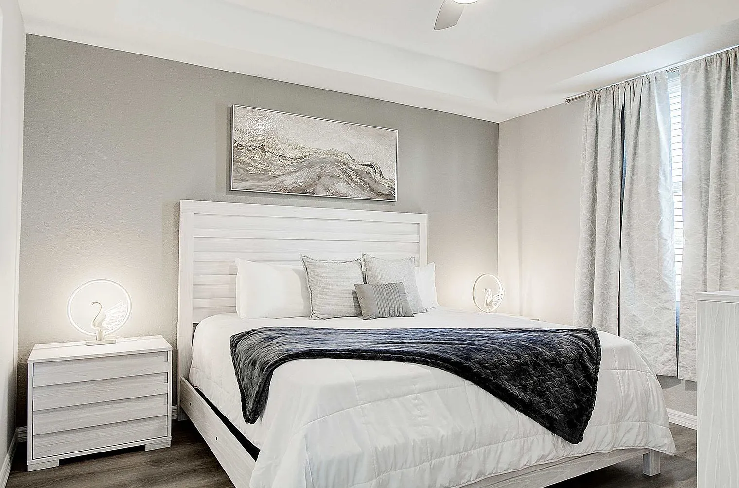 2 bed, 2.0 bath, 1227 sqft, $3,547 — Photo 3