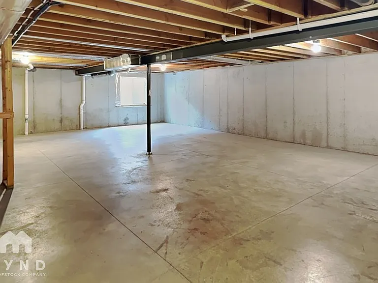 742 S Cypress St — Photo 19