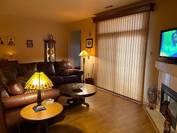 5th image of 180 W Oak Leaf Dr Unit 6