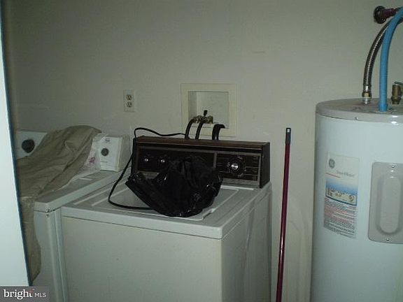 5th image of 2041 Briggs St