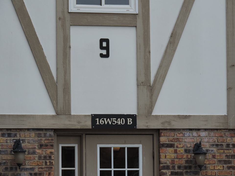 2nd image of 16W540 Lake Dr #9A-204