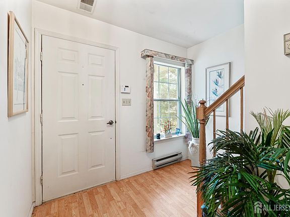4th image of 10 Andrew Johnson Dr #D