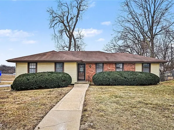 829 NW 69th St, Kansas City, MO 64118