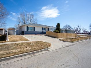 406 17th Ave W, Williston, ND 58801