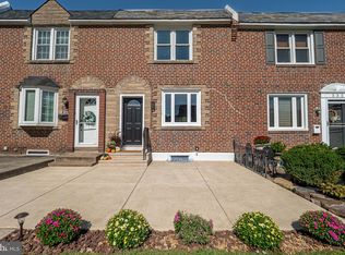 330 Gramercy Dr, Clifton Heights, PA 19018