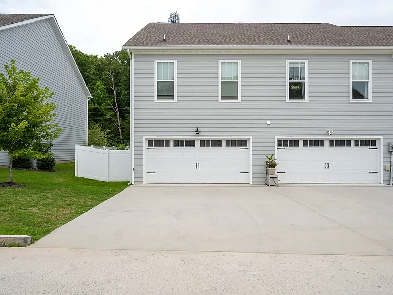 1842 Young Rd SE — Photo 6