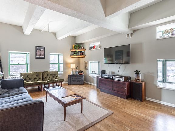 2nd image of 270 E Highland Ave APT 514