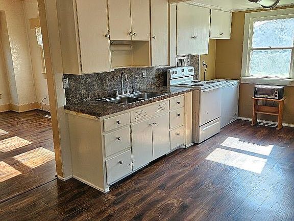 4th image of 1217 Detroit Ave