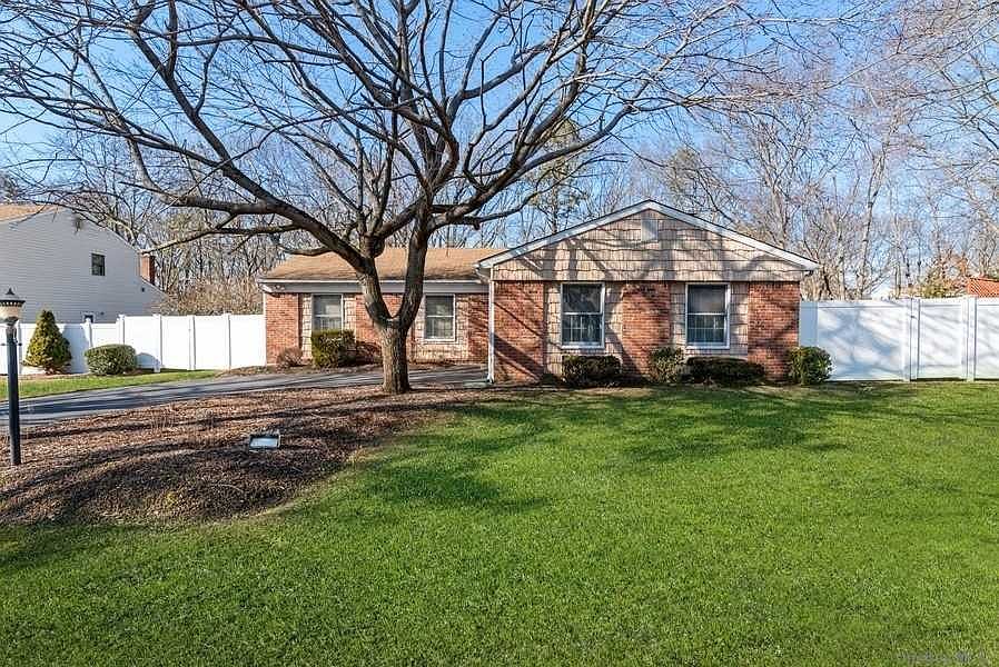 11 Cottage Drive, Farmingville, NY 11738 Zillow