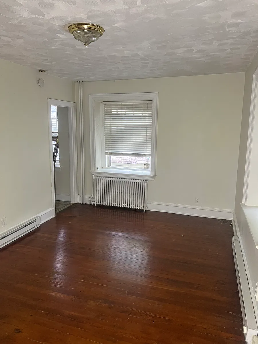 Building Photo - 229 W Harvey St #3