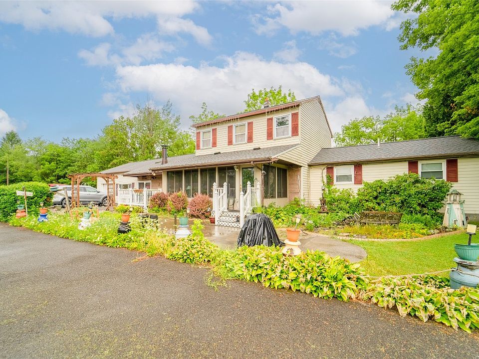 1st image of 19 Harmony Ln