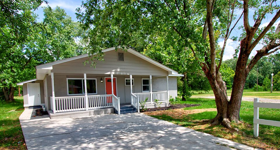 1st image of 2712 Hinson Dr