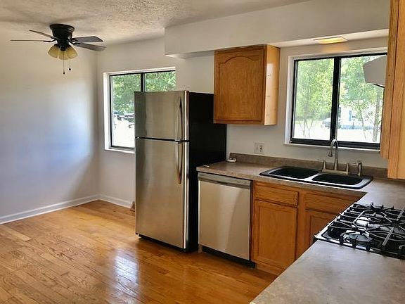 5th image of 5978 Suzanne Ave