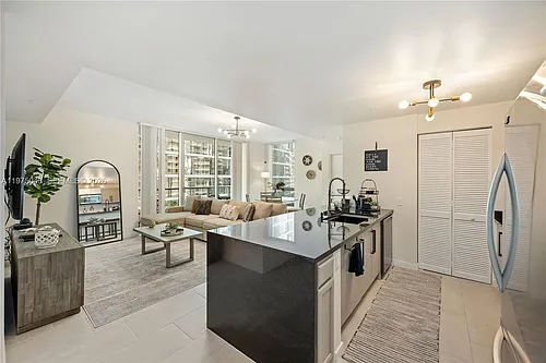 300 S Biscayne Blvd #T-1502 Photo 1
