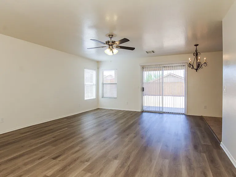 11239 W Campbell Ave — Photo 4