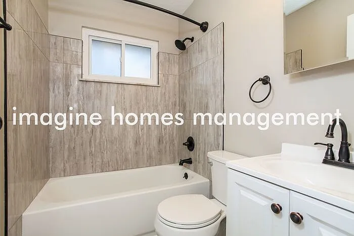 1409 Hilltree Dr — Photo 12